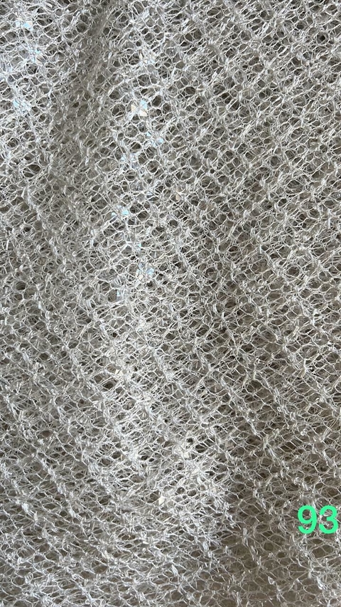 Encaje con lentejuelas - CORTE: 1.14 mts x 0.57 mts