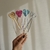 Cake toppers corazón en internet