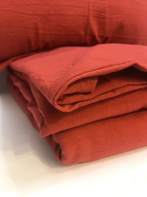 ACOLCHADO TUSSOR COLOR ROJO