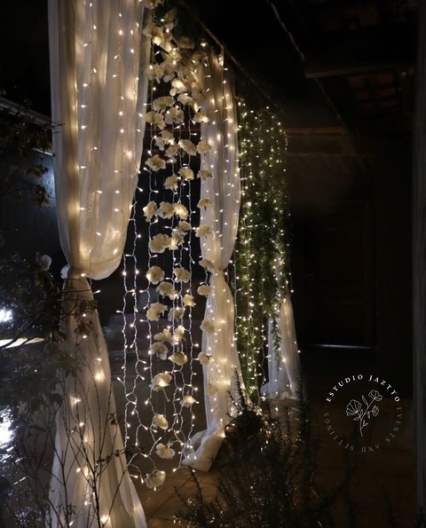 Lucecitas, Flores, Lianas