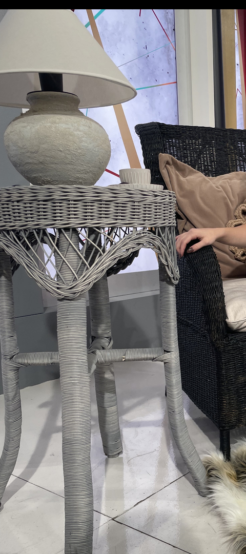 Mesa Auxiliar Rattan Gris