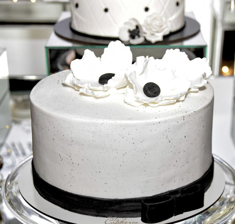 Torta Black and White