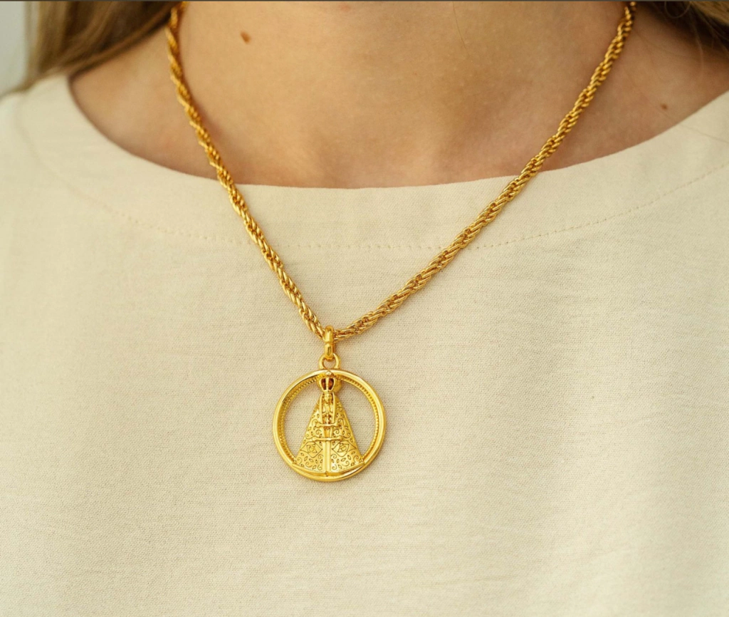 Colar Correntaria Fio baiano com pingente Nossa Senhora