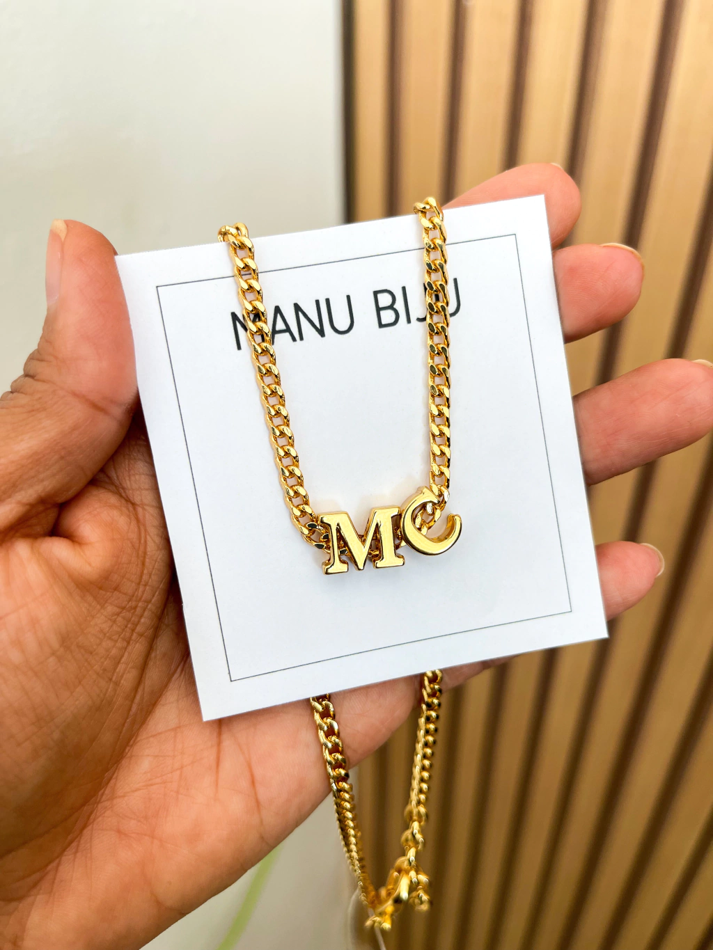 Colar com 2 iniciais dourado