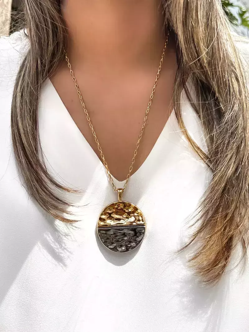 Colar Longuinho com medalha Duo