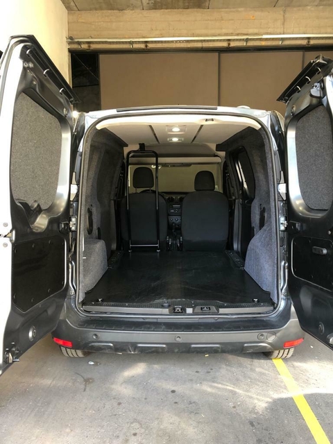 KANGOO REVESTIDA ALFOMBRA