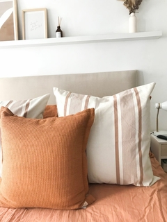 Almohadón Tusor rayado 60x60 -CANELA - tienda online