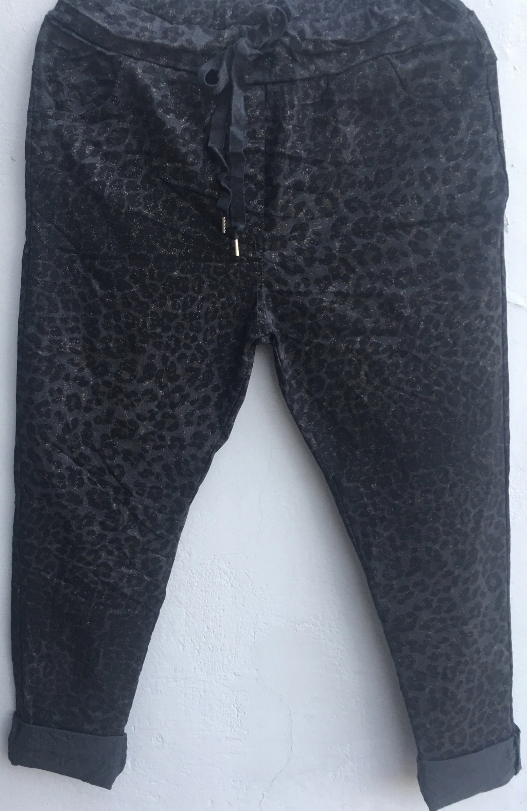 Babucha italiana animal print con brillos dorados