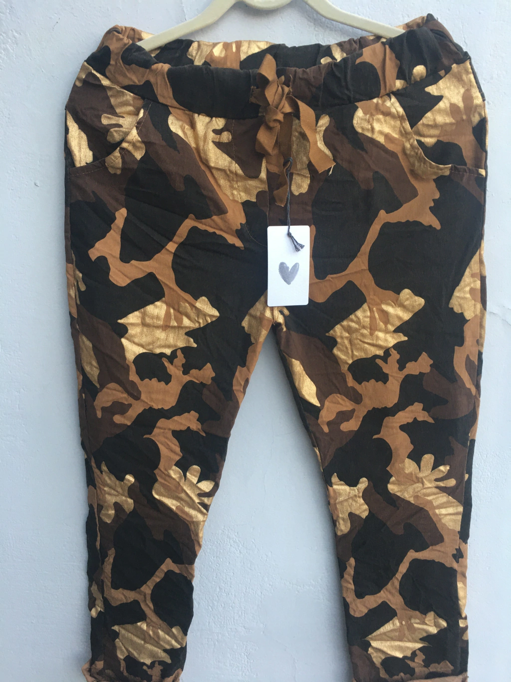 Babucha italiana estampada con detalles de foil dorado