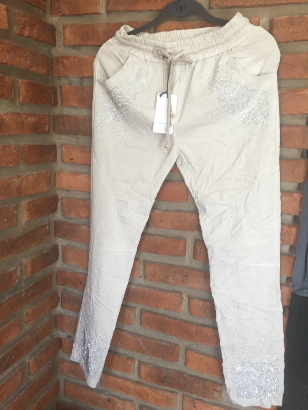 Babucha italiana con detalles de stras