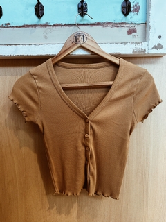 Remera NOLWEN botones