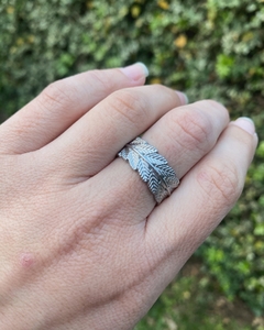 Anillo hojas