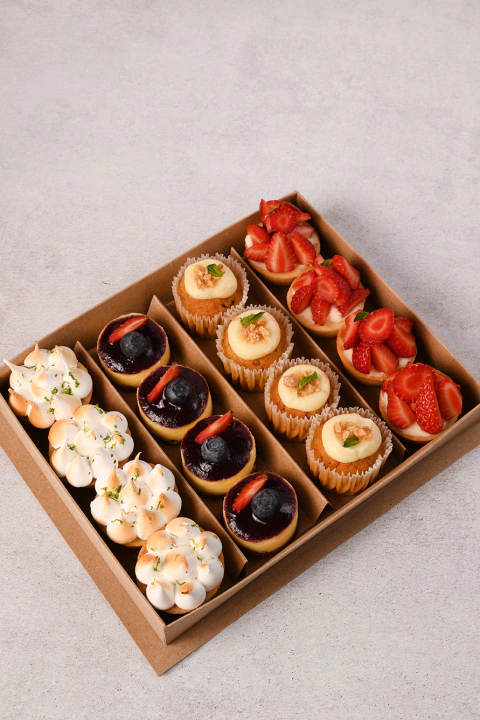 BE BOX - MINI CAKES IN A BOX 16 u.