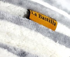Acolchado Flannel con Corderito La Bastilla | Gris en internet