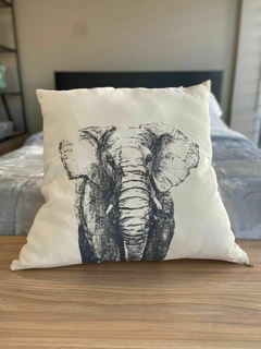 ALMOHADÓN ELEFANTE I 60CM X 60CM - comprar online