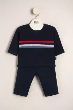 Conjunto de remera combinado con rayado Tomy y pantalón de friza Articulo: E40042543