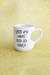 Caneca branca personalizada com a frase "Existe uma chance disso ser cerveja" escrita em preto