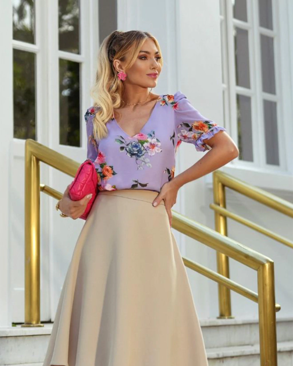 Blusa Feminina Chiffon Floral Decote V Doce Flor Lilás