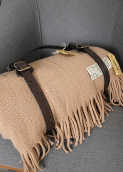 Manta de llama color canela! - comprar online