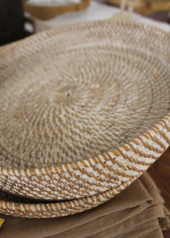 Bandeja redonda de rattan blanco! - comprar online