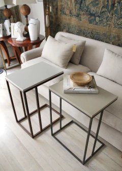 Mesa de arrime en hierro oxidado con tapa laqueada! - K&M casa