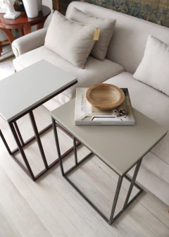 Mesa de arrime en hierro con tapa laqueada! - tienda online