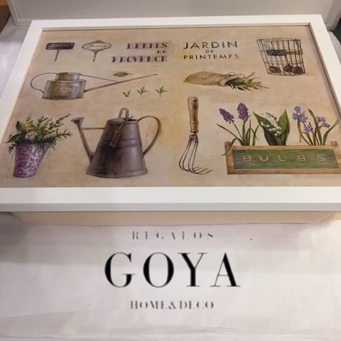 Bandeja de cama con almohadon Garden