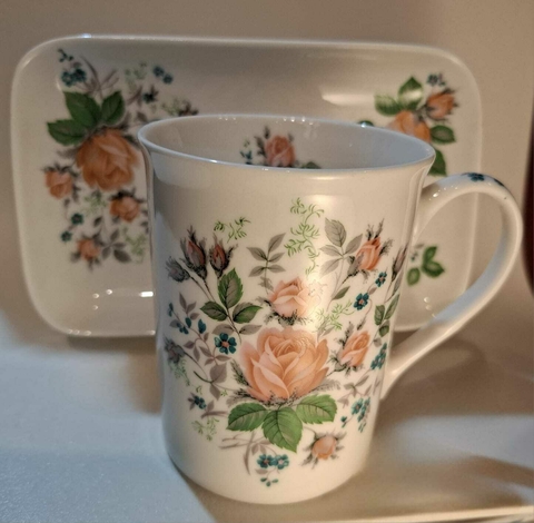 set de jarro mug de porcelana inglesa con bandeja