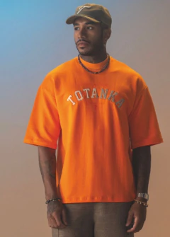Camiseta Oversized laranja “TOTANKA