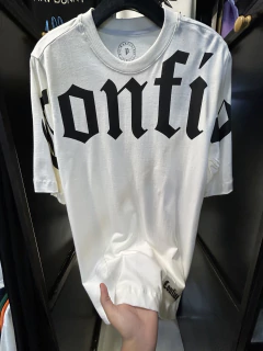 Camiseta Oversized Confia Peito - loja online