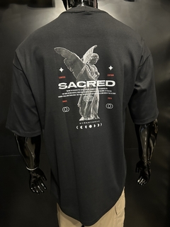 Camiseta Oversized Dheef Anjo Sacred na internet