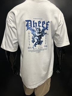 Camiseta Oversized Dheef Anjo na internet