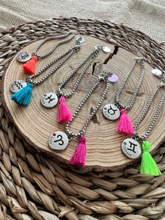 Pulseiras signos na internet