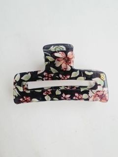 Prendedor Floral Vazado Antuérpia Bianca - comprar online