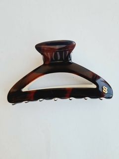 Prendedor Marrom Frankfurt Grande Bianca - comprar online