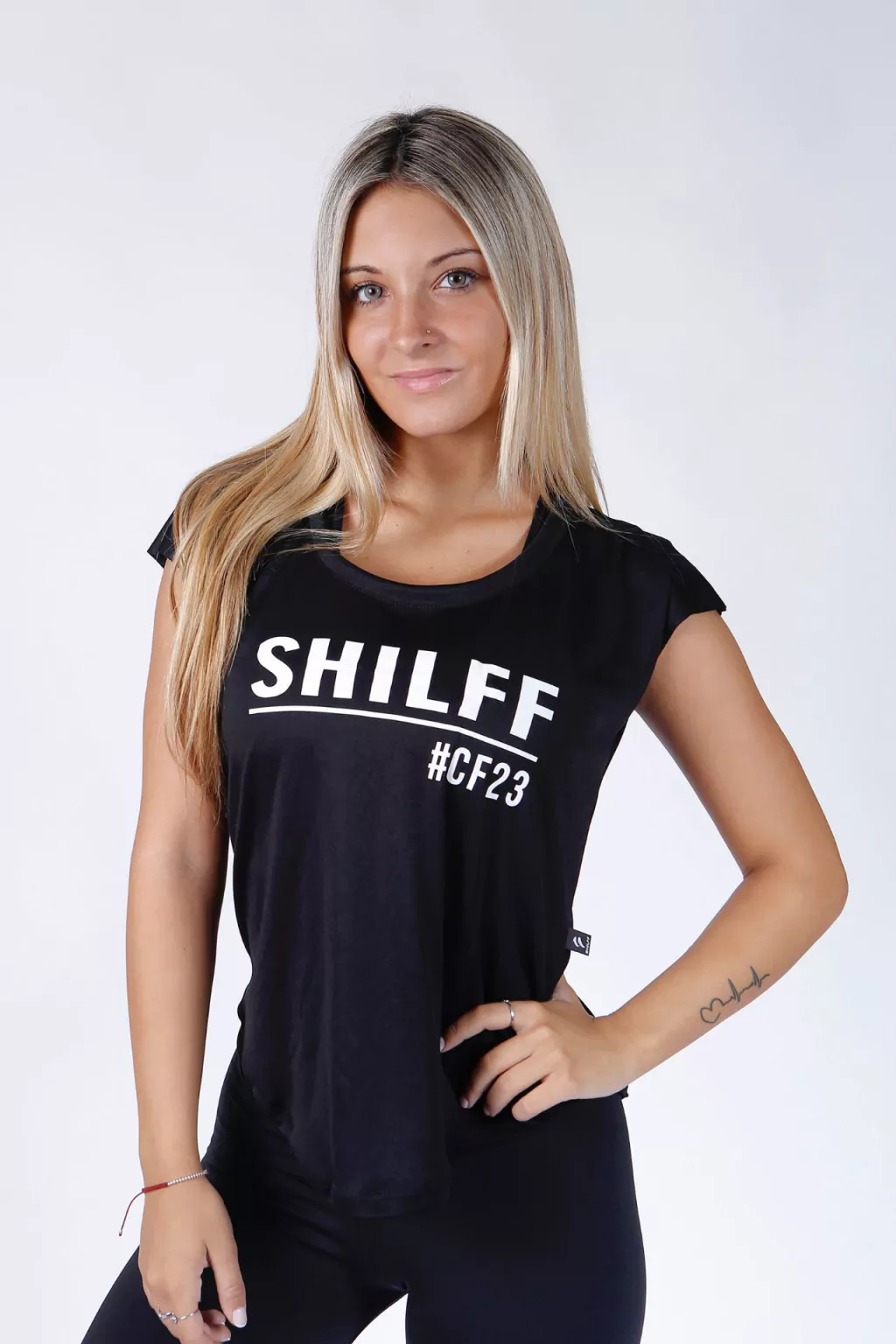 REMERA VIELHA NEGRA