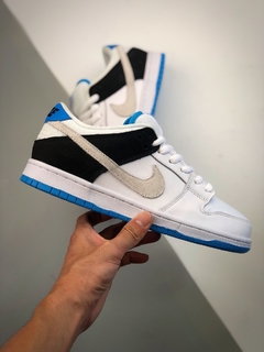 NIKE DUNK LOW LASER BLUE