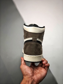 NIKE AIR JORDAN I DARK MOCHA na internet