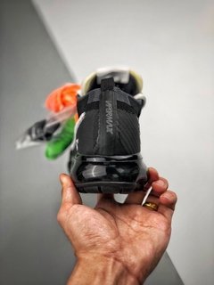 NIKE VAPORMAX x OFF-WHITE na internet