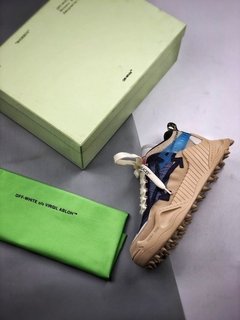 OFF-WHITE ODSY SNEAKERS na internet