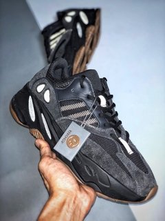 ADIDAS YEEZY 700 "UTILITY BLACK"
