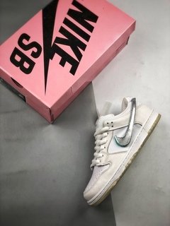 NIKE DUNK x DIAMOND WHITE na internet