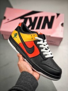 NIKE DUNK RAYGUN HOME BLACK