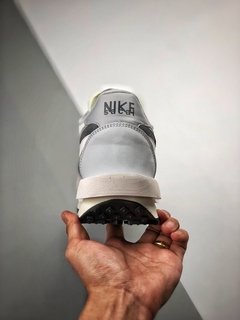 NIKE x SACAI LDWAFFLE WHITE GREY - comprar online