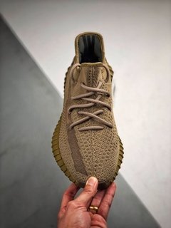 ADIDAS YEEZY 350 V2 "EARTH" na internet