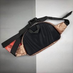 SUPREME X NORTH FACE METALLIC WAIST BAG BRONZE - comprar online