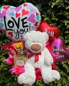 Detalle de amor con oso , globos y golosinas (N14)
