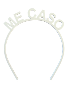 VINCHA PLASTICA “ME CASO” BLANCA