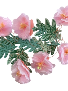 GUIRNALDA FLORES 3D ROSA y HOJAS