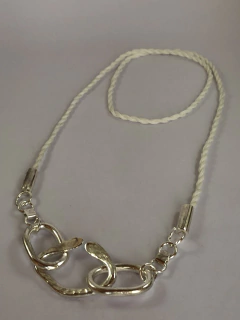 Collar Curva en internet